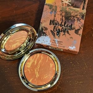 Ciate marbled light blush
